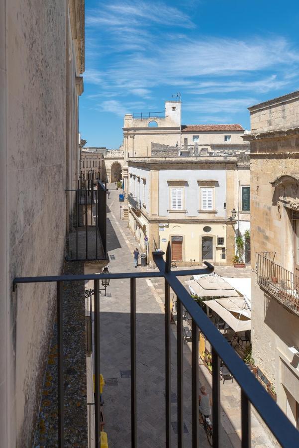 Palazzo Charlie Bed & Breakfast Lecce Bagian luar foto